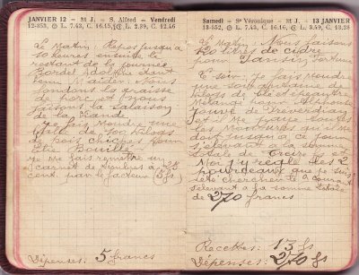<p>— Vendredi 12 JANVIER. Le matin : Repos jusqu'à 10 heures ; ensuite le restant de la journée Bordel Adolphe étant venu m'aider : Nous fondons la graisse de porc et nous faisons la salaison de la viande. Je fais moudre une balle de 100 kilos de pois chiches pour Elie Bouillé. Je me fais remettre un carnet de timbres à 25 cent. par le facteur (5 F).
<br />— Dépenses : 5 F
<br />— Samedi 13 JANVIER. Le matin : Nous faison 120 litres de cidre pour Pansin Fortuné. Le soir : Je fais moudre une soixantaine de kilogs de blé et épeautre mélangé pour Alphonse Jouve de Préverdian et il me paye toutes les moutures qu'il me doit jusqu'à ce jour, s'élevant à la somme totale de Treize F et moi j'y règle les 2 pourceaux que je suis été chercher le 9 courant s'élevant à a somme totale de 270 francs.
<br />— Recettes : 13 F<br class='autobr' />
Dépenses : 270 F</p>© Essaillon
